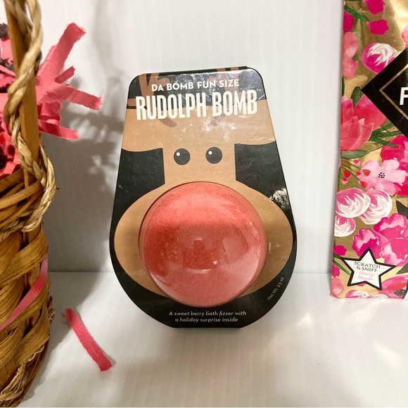 Da Bomb Sweet Berry Reindeer Bath Fizzer Luxury Bath Fizzing Salts Gift … - Picture 4 of 9